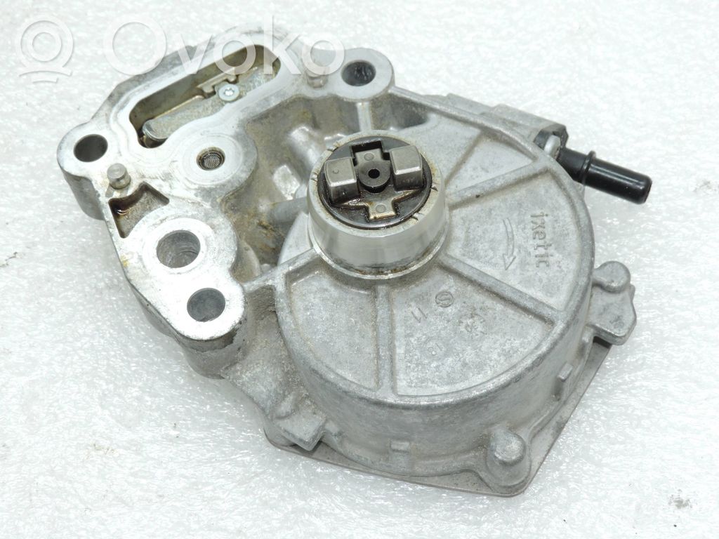 Opel Insignia B Vacuum pump 