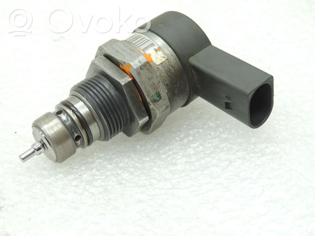 BMW 3 F30 F35 F31 Fuel pressure regulator 