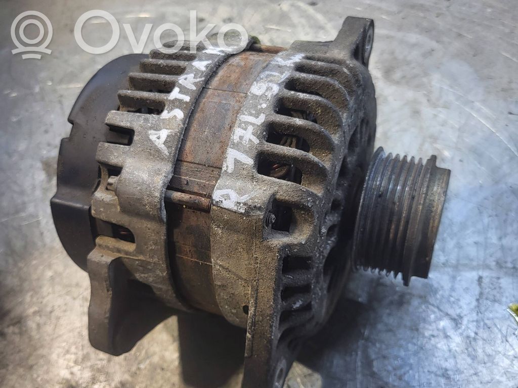 Opel Astra H Alternator 