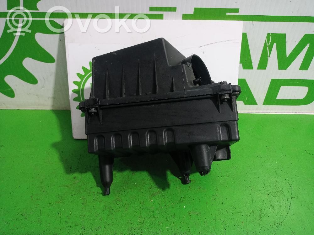 Ford Focus Air filter cleaner box bracket assembly 