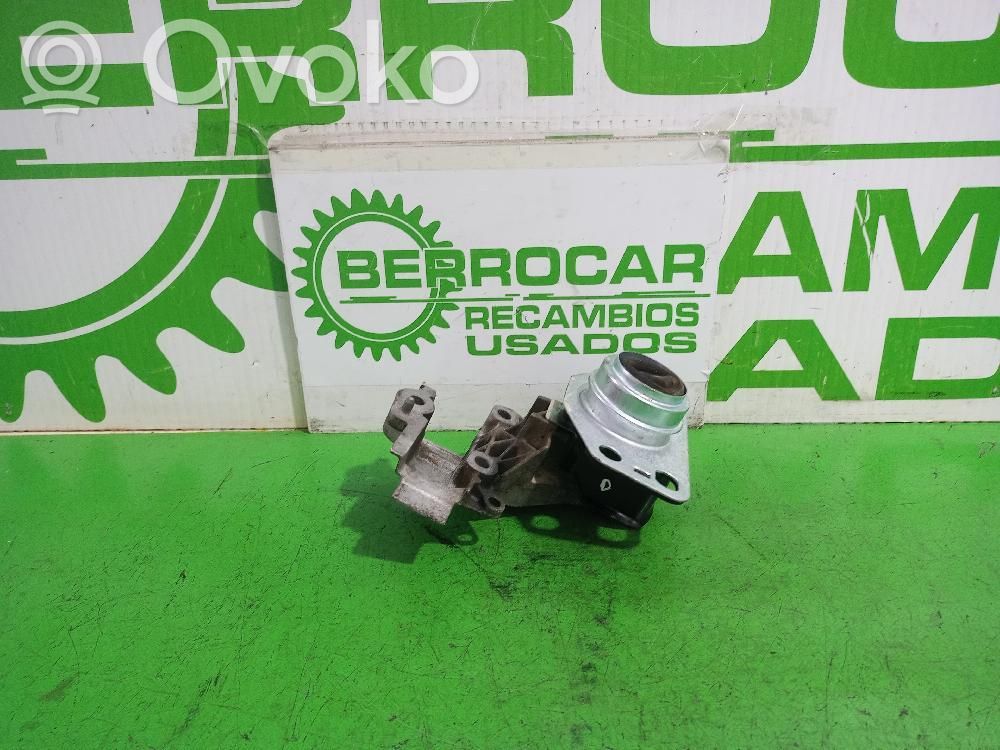 Renault Kangoo I Engine mount bracket 