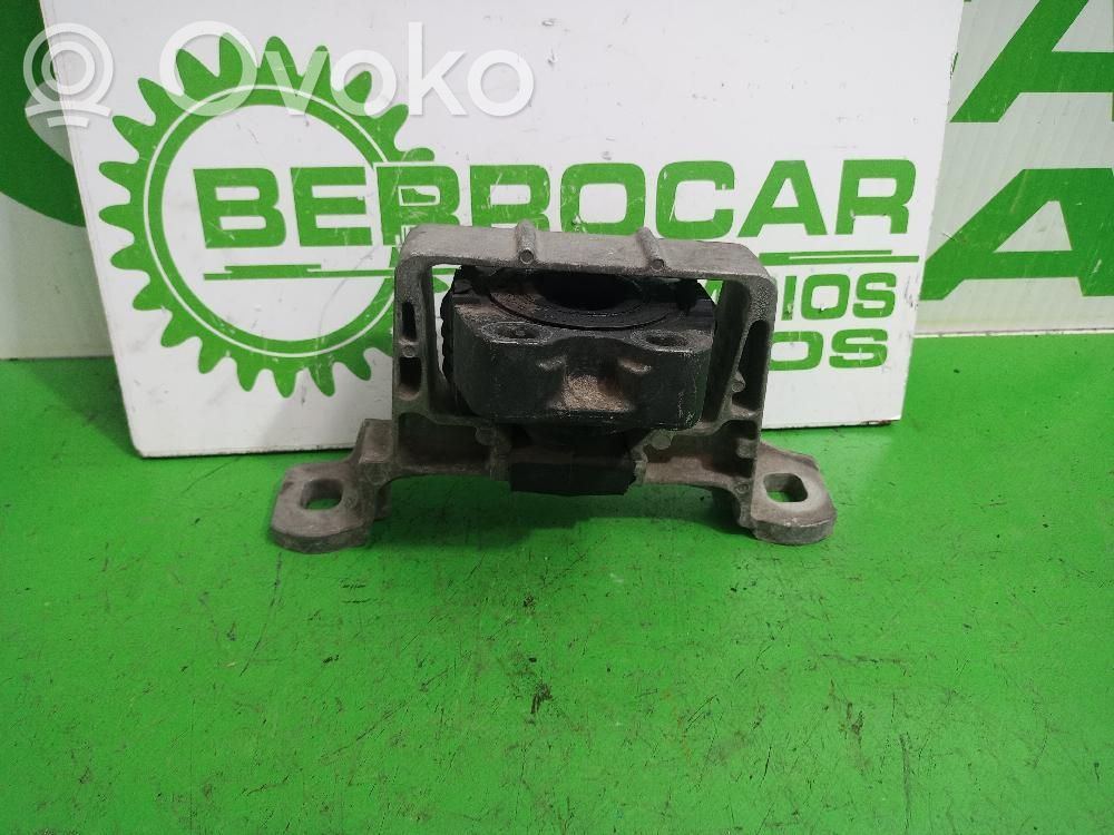 Ford Focus Engine mount bracket 