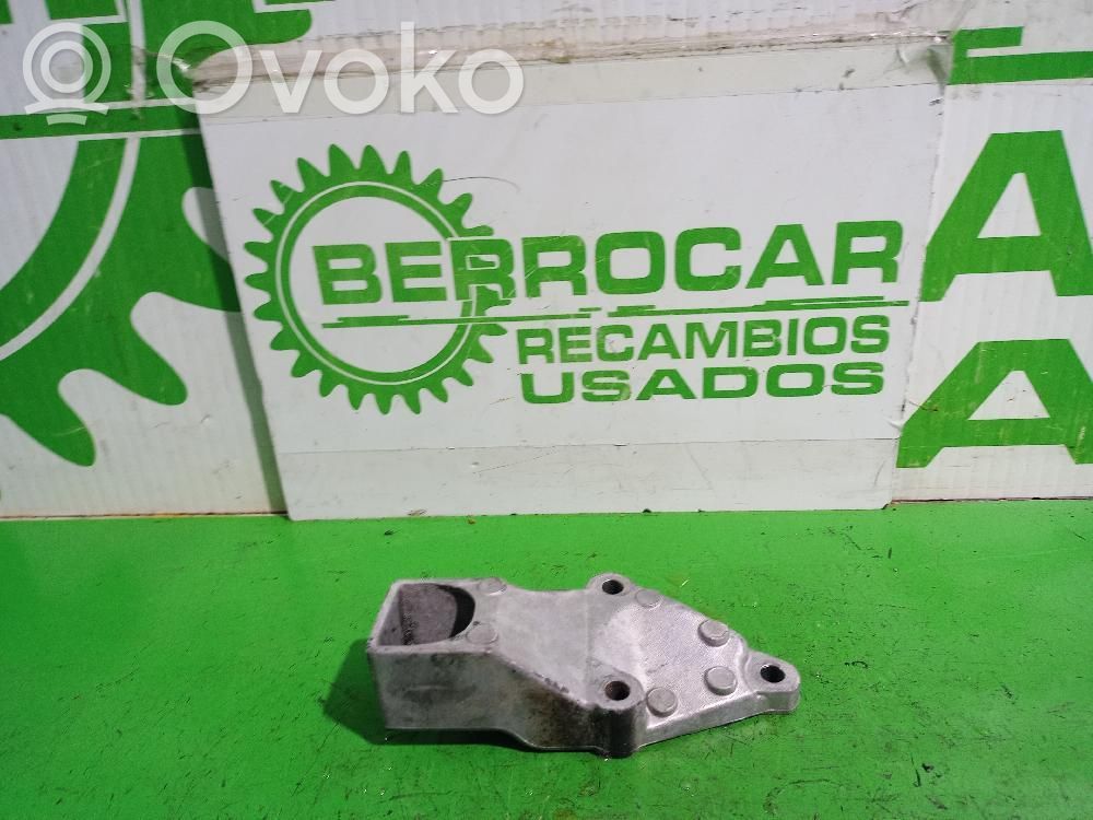 Citroen Berlingo Engine mount bracket 
