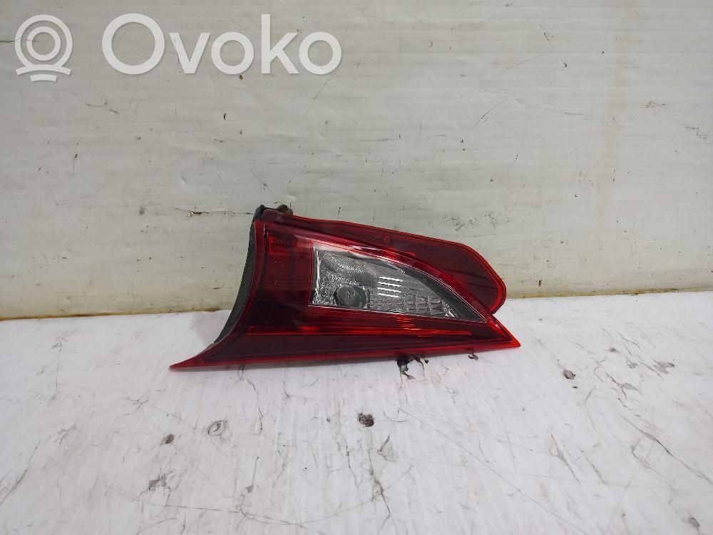 Mazda 3 II Galinis žibintas dangtyje 