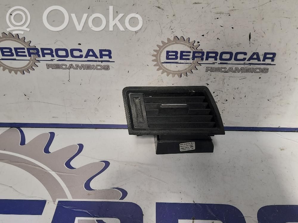 Skoda Rapid (NH) Boczna kratka nawiewu deski rozdzielczej 