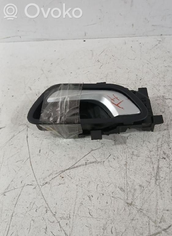 KIA Stonic Manecilla interna puerta trasera 