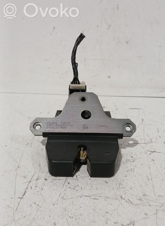 Tailgate lock latch   01041312004