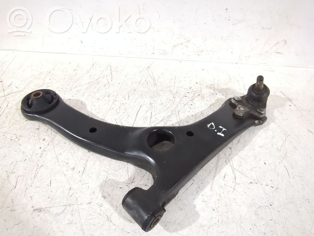 Toyota Avensis T250 Querlenker vorne 
