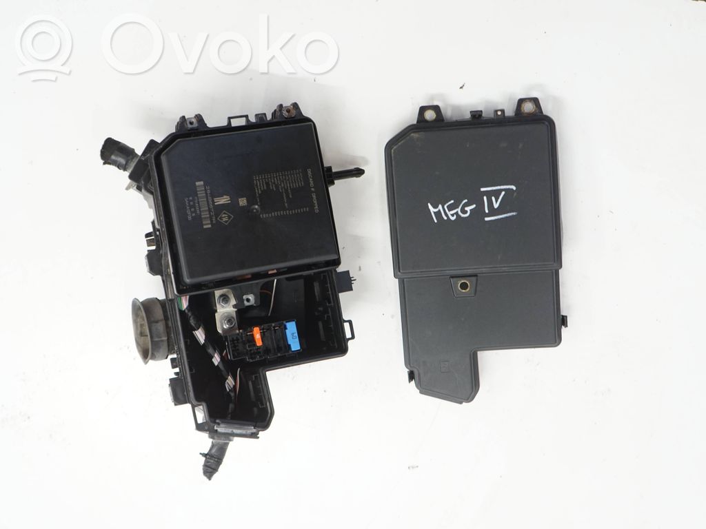 Renault Megane IV Fuse module 