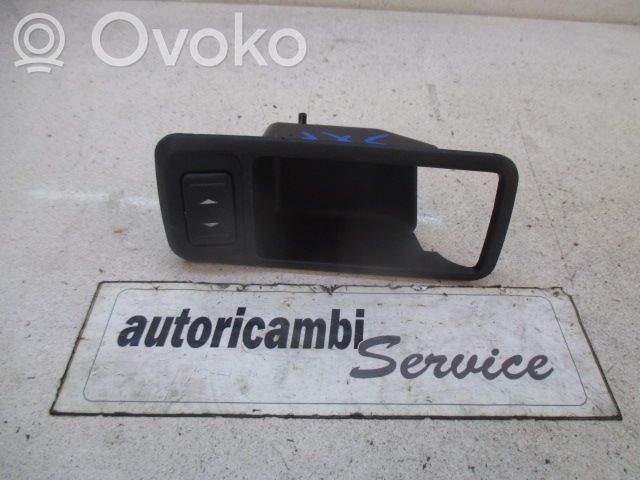 Electric window control switch   3M51226A37