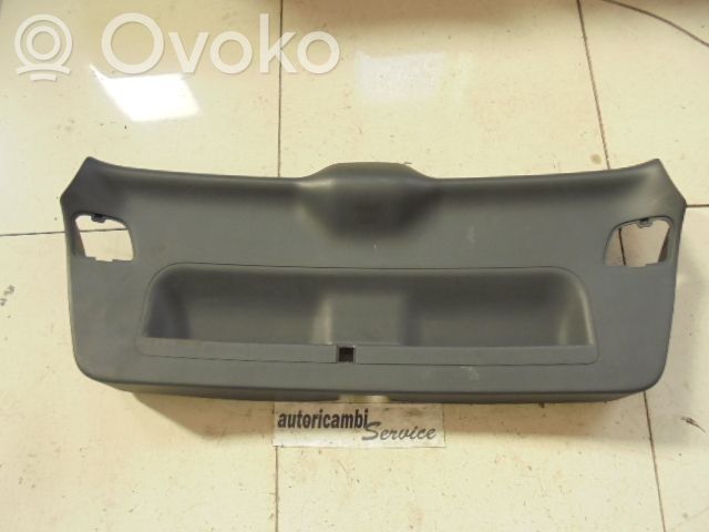 Audi A3 S3 8P Takaluukun alaosan verhoilu 