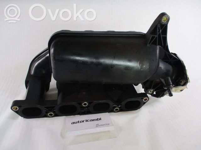 Toyota Corolla Verso E121 Kolektorius įsiurbimo 
