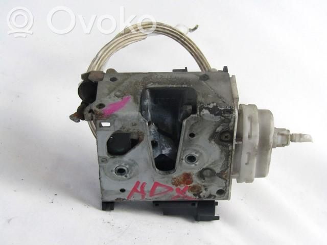 Audi A4 S4 B5 8D Takaoven lukko 