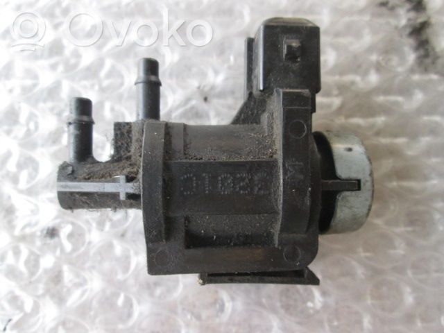 Audi A4 S4 B6 8E 8H Solenoid supapă turbosuflantă 