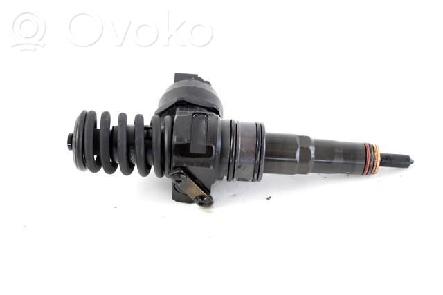 Inyector de combustible   038130073BP