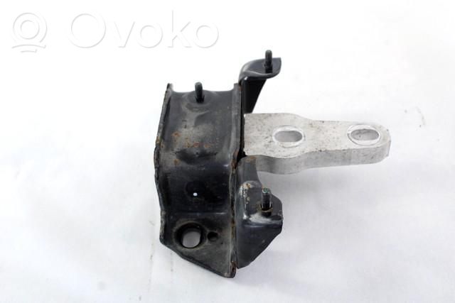 Engine mounting bracket   8V517M121AE