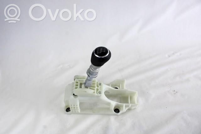Suzuki Vitara (LY) Selector caja de cambios 