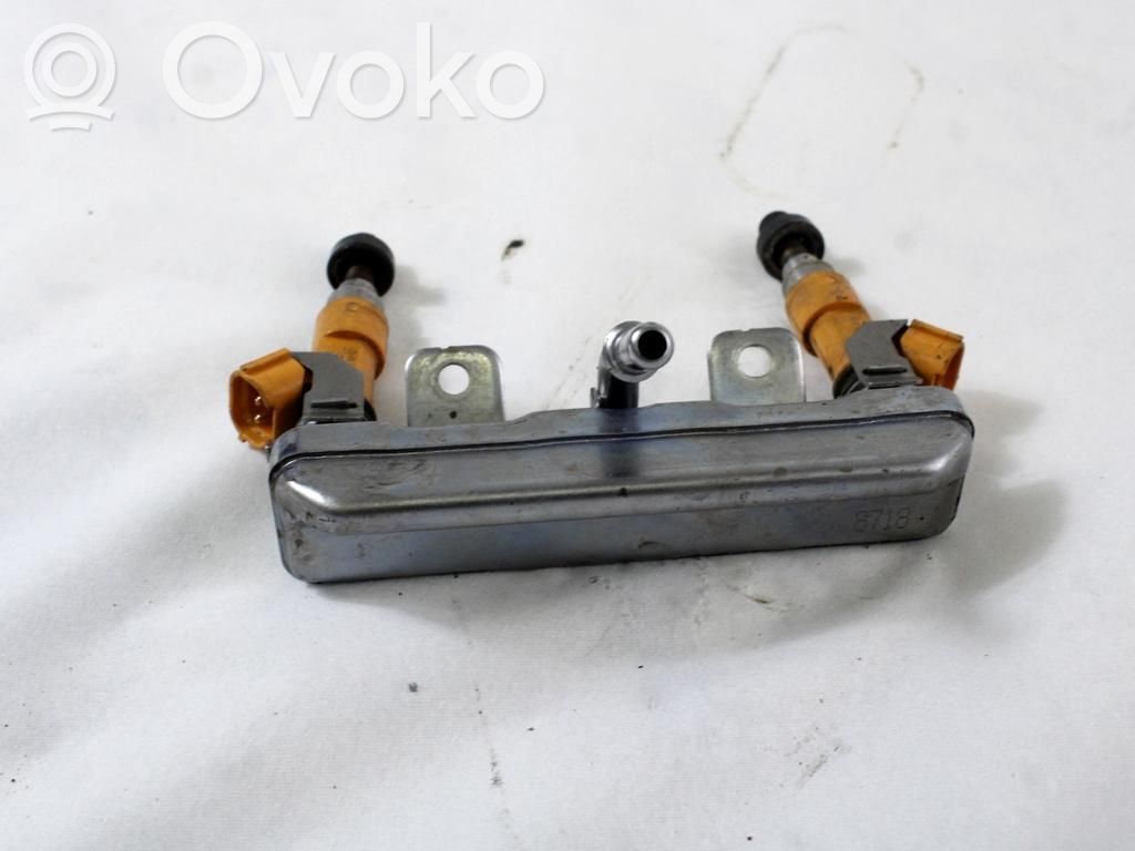 Subaru XV II Fuel injector 
