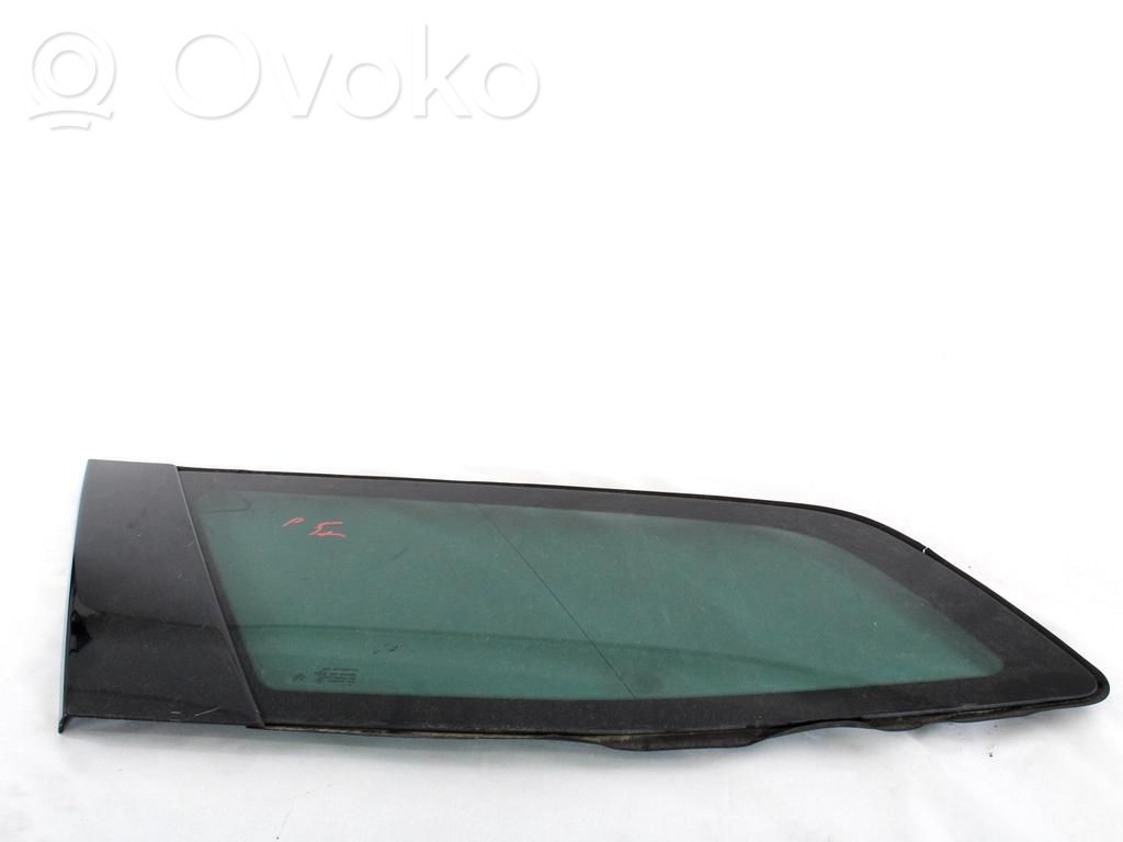 Citroen C5 Rear side window 