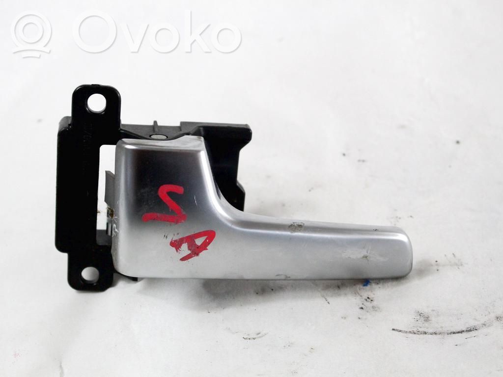 KIA Venga Poignée inférieure de porte avant