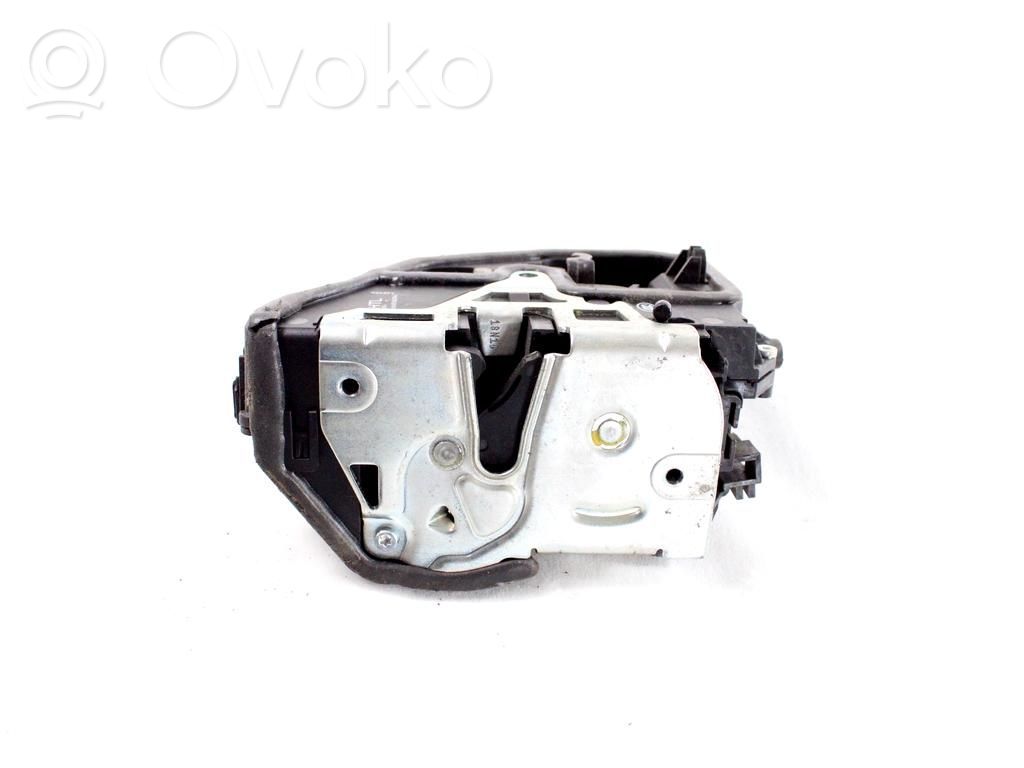 Rear door lock   7229467