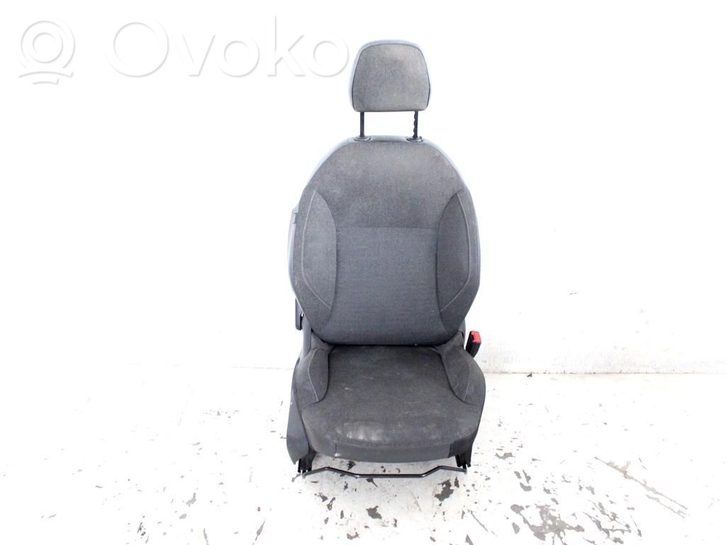 Citroen C3 Etumatkustajan istuin 