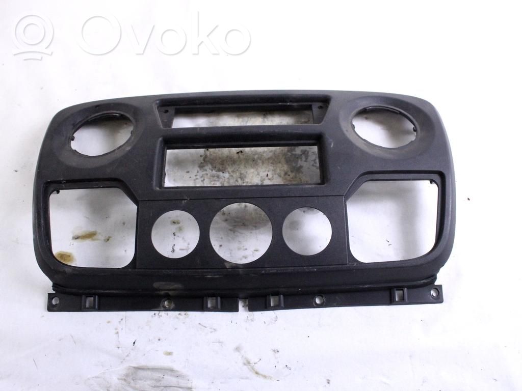 Nissan NV400 Moldura del panel
