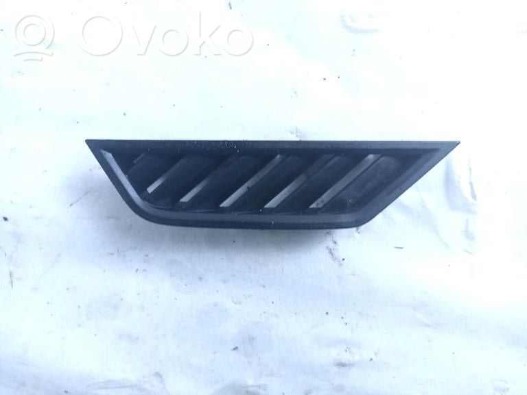 Volkswagen Tiguan Kojelaudan sivutuuletussuuttimen kehys 