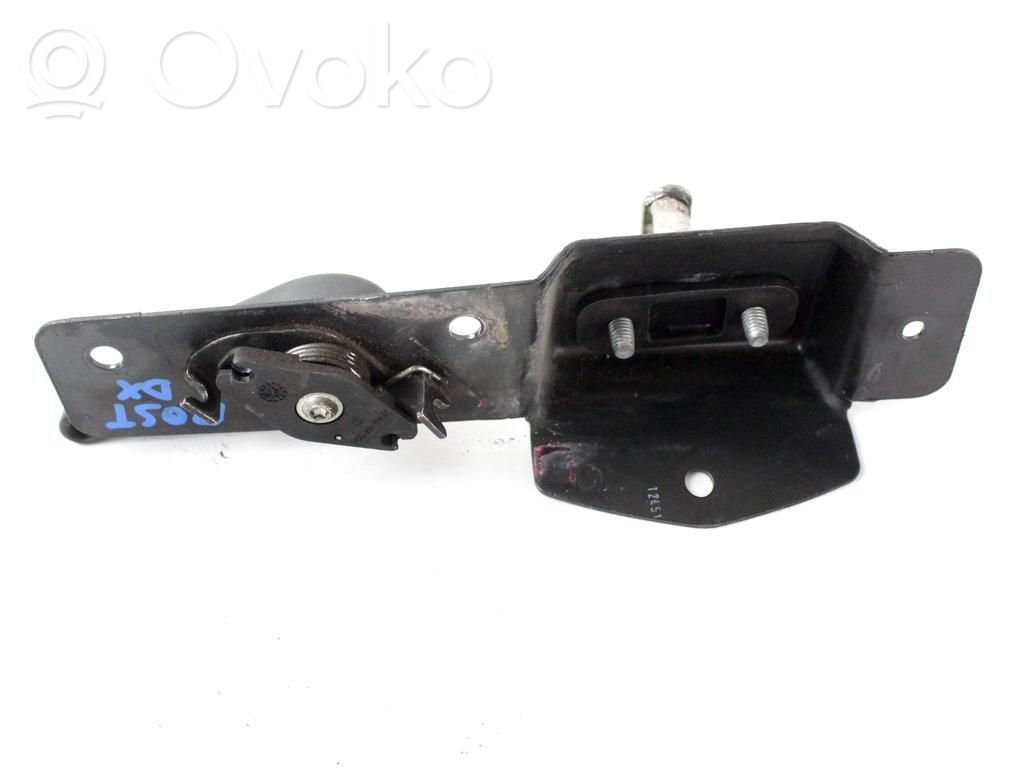 Opel Vivaro Stellmotor Heckklappe Kofferraumdeckel