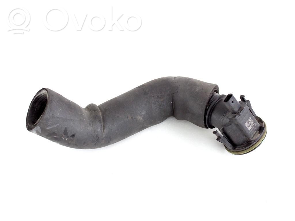 BMW 2 F22 F23 Conductă/furtun lichid de răcire motor 