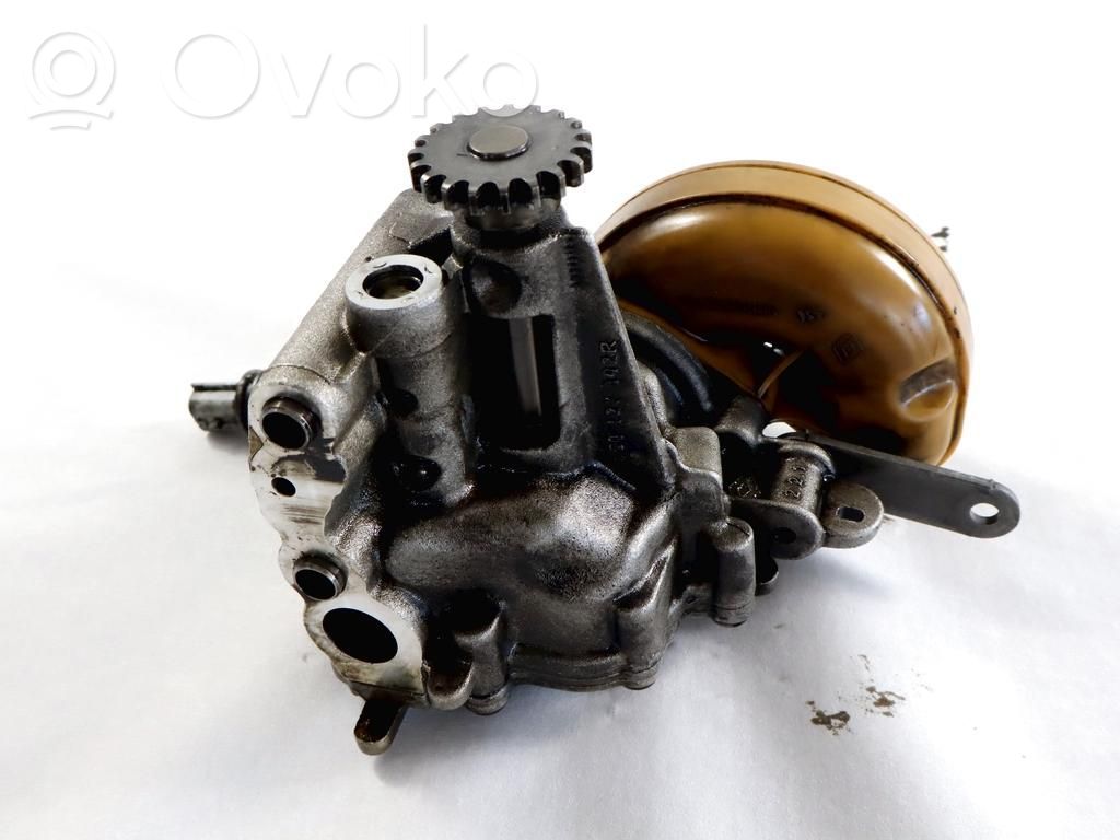 Renault Clio IV Ölpumpe 