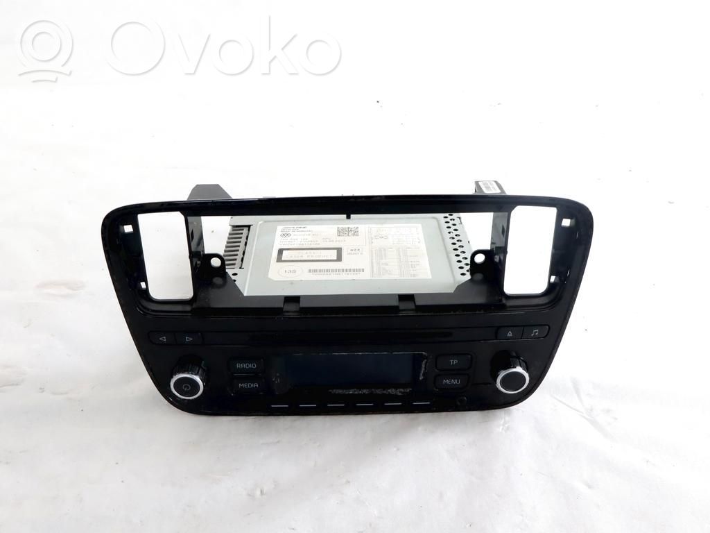 Panel / Radioodtwarzacz CD/DVD/GPS   1S0035156