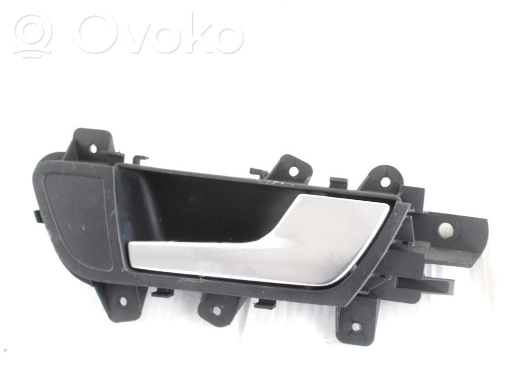 Audi A4 S4 B8 8K Poignée inférieure de porte avant 