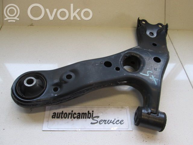 Toyota Auris 150 Braccio di controllo sospensione anteriore inferiore/braccio oscillante