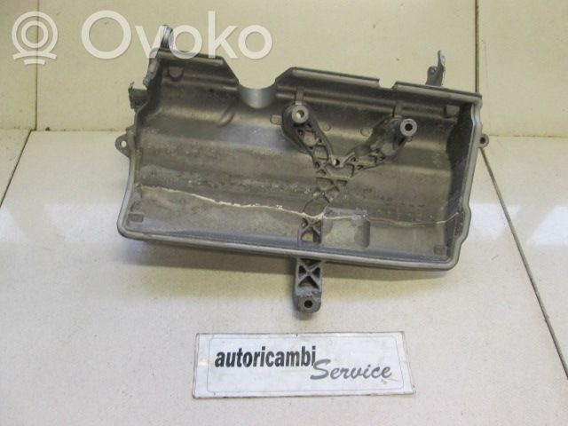 Mercedes-Benz A W169 Copertura per bilanciere albero a camme 