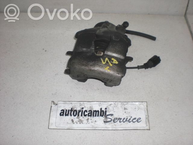 Volkswagen Polo IV 9N3 Zacisk hamulcowy przedni 