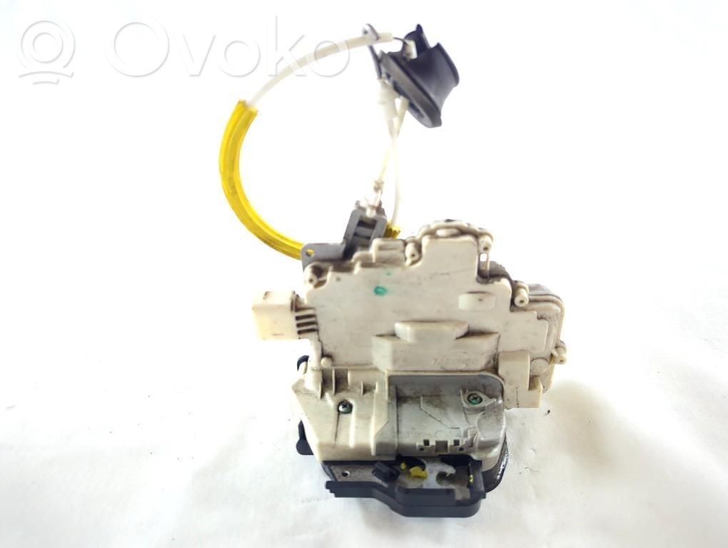 Cerradura de puerta trasera   8E0839015AA