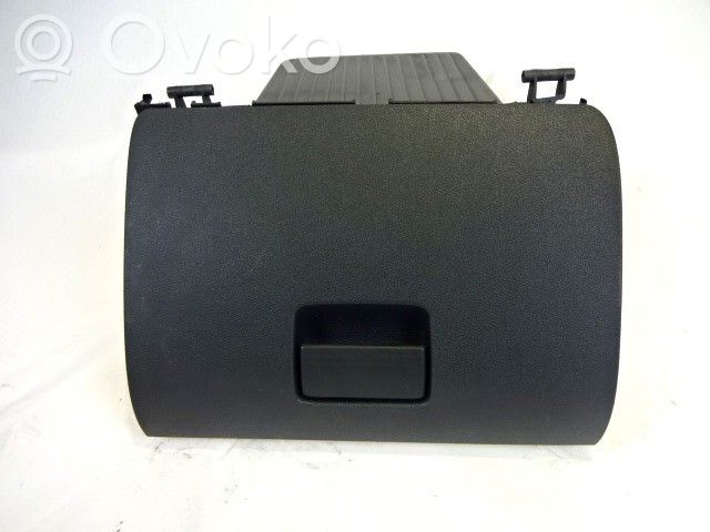 Ford Focus Daiktadėžės (bordačioko) komplektas 