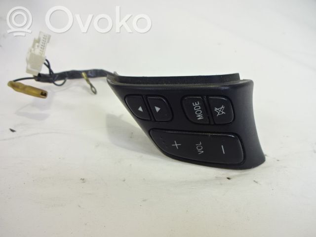 Mazda 3 I Butoane/comutatoare pe volan 
