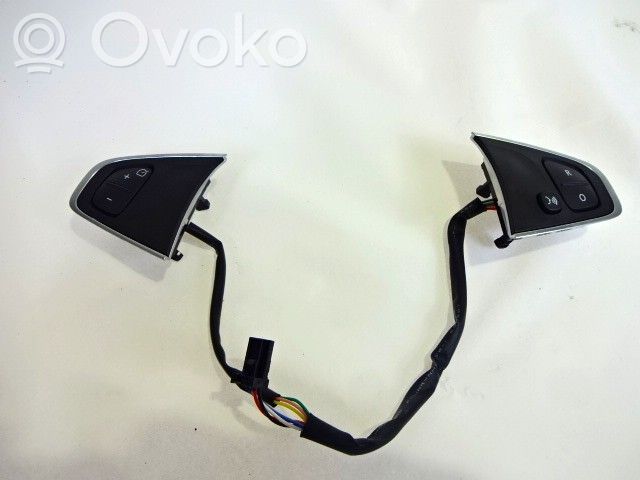 Renault Captur Butoane/comutatoare pe volan