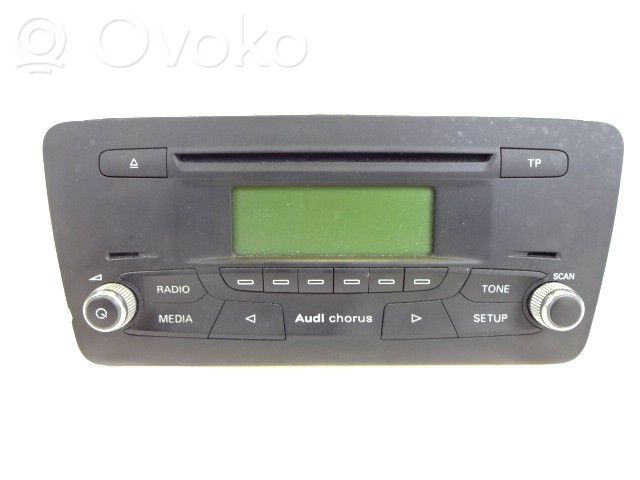 Panel / Radioodtwarzacz CD/DVD/GPS   8X0035160B