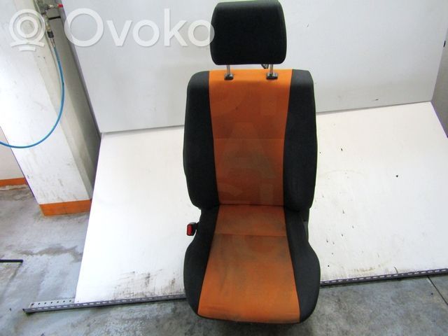 Asiento delantero del conductor