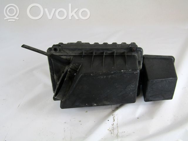 Ford Focus Air filter box 
