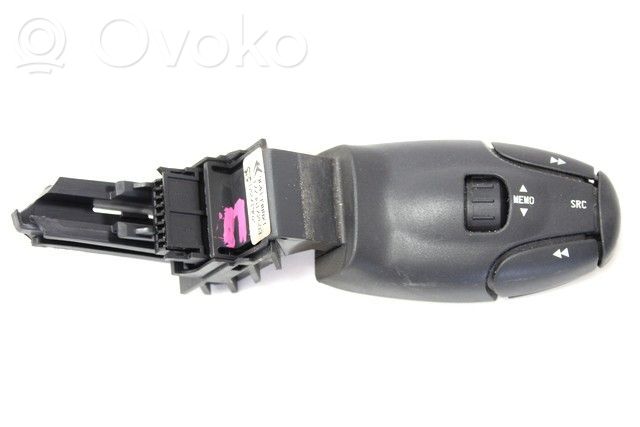 Boutons / interrupteurs volant   96413388XT
