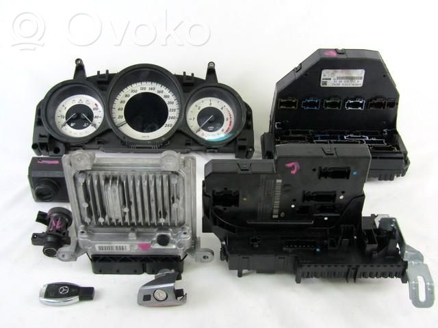 Mercedes-Benz E C207 W207 Kit cu ECU motor și set închidere uși 
