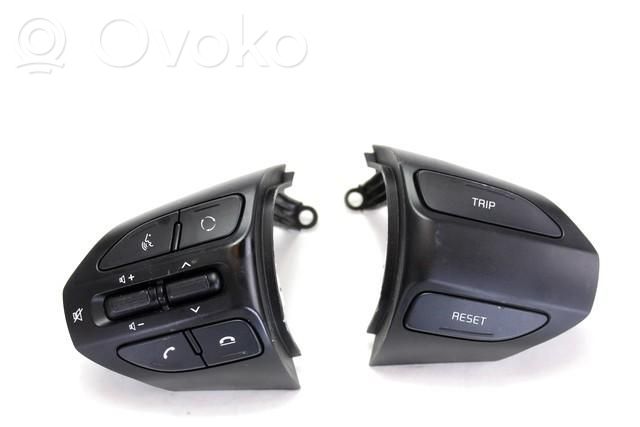 KIA Rio Steering wheel buttons/switches 