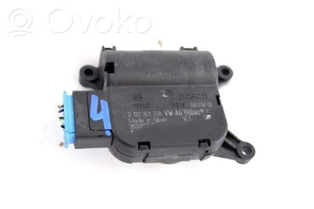 Volkswagen Touran I Motor/actuator clapetă aer 