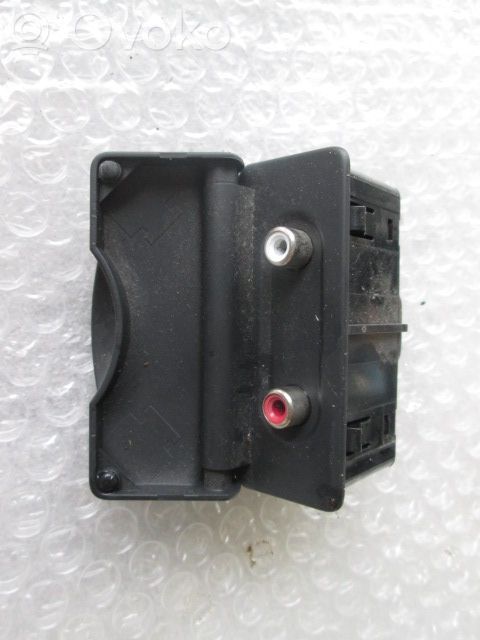 Enchufe conector USB   280230001RA