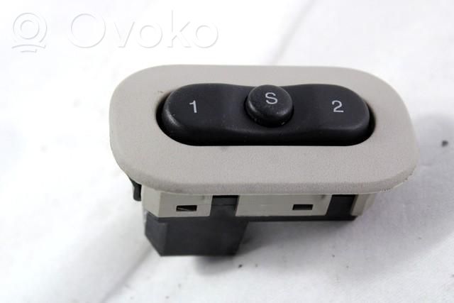 Jeep Commander Seat control switch 