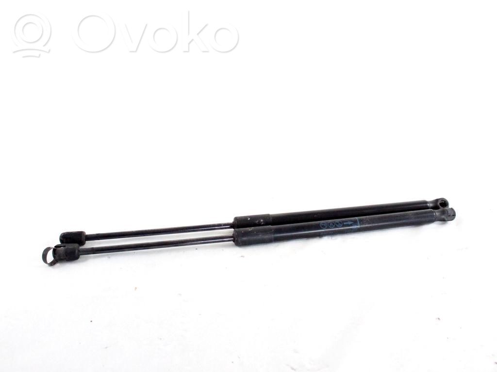 Opel Astra J Konepellin kaasujousi 